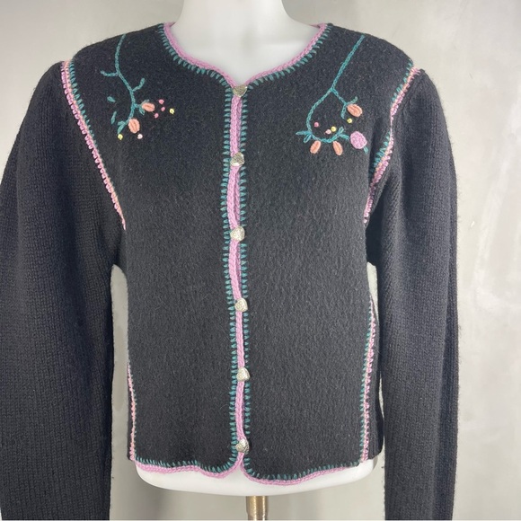 Susan Bristol Vintage Womens Cardigan Sz M Black Wool Embroidered Floral - Picture 3 of 9